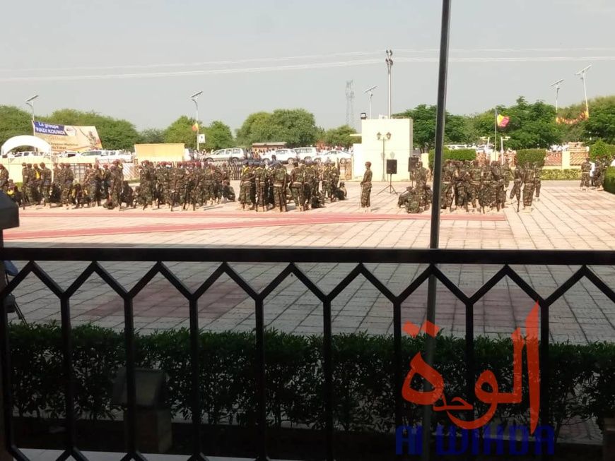 Tchad : le couple présidentiel est arrivé au Palais de la démocratie pour la cérémonie d'élévation