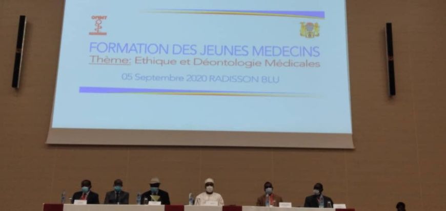 Tchad : des médecins s'approprient les règles d'éthique et de déontologie à l'entame de leur carrière
