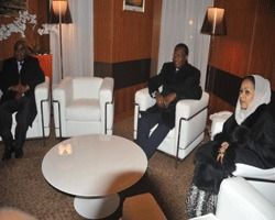 Le Président de la République Idriss Déby et la Première Dame Hinda Déby Itno sont arrivés mardi après-midi à Paris.