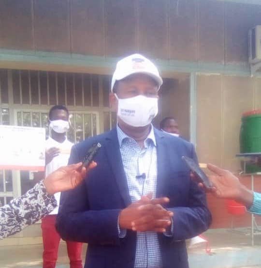 Tchad - Covid-19 : l'association de défense des droits des consommateurs sensibilise les étudiants. © Aristide Djimalde/Alwih