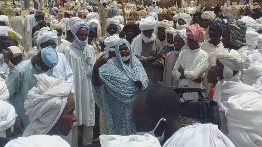 Tchad : à Ati, une large sensibilisation dans les marchés pour la révision du fichier électoral. © Hassan Djidda Hassan/Alwih