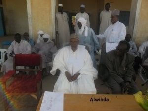 Ahmat Yacoub remet 20 cartons de livres au Lycée Mahamat Yacoub d’Abéché.