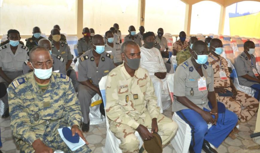 Idriss Déby : "vous êtes les soldats de la République, pas d'un régime (...) Un soldat politisé est un danger"