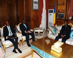 Le Président de la République, Idriss Déby a accordé ce matin une audience au Gouverneur de la Banque des Etats de l’Afrique 