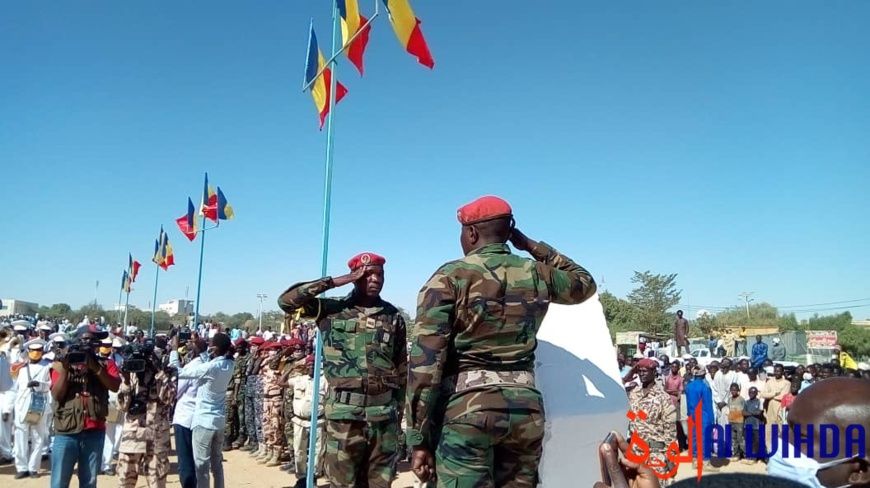 Tchad : cérémonie de prise d'armes à Abéché pour la fête du 1er décembre