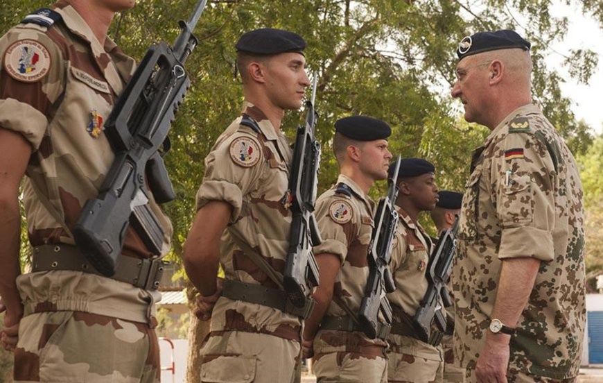 DR/Afp L'armée française à Ndjamena.