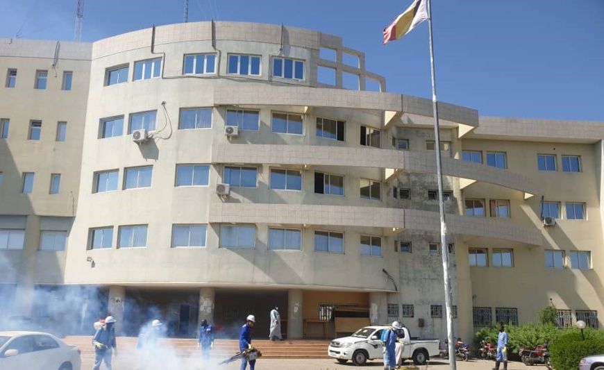Tchad : L’entreprise Vitre Claire désinfecte le ministère de la Justice contre le Covid-19