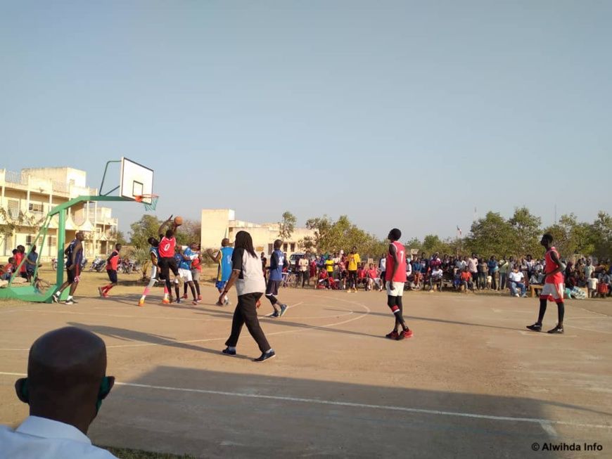 Tchad : l'antenne de l'ONAJES du Logone Occidental remet du matériel sportif aux jeunes