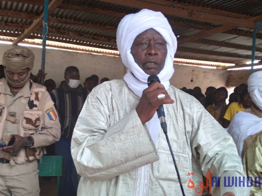 Tchad : "Ce sont vos multiples grèves et manifestations qui vous retardent" (Général Mahamat Saleh Brahim)