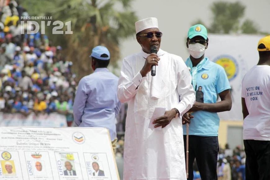 Le candidat Idriss Deby en meeting à Doba le 30 mars 2021. © IDI'21