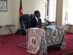 Cameroun : Le ministre de l’Administration territoriale suspend la vente des pistolets traumatiques