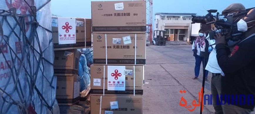 السلطات الصحية تبدأ التطعيم ضد جائحة كوفيد_19 غدا ، من له الأولوية؟