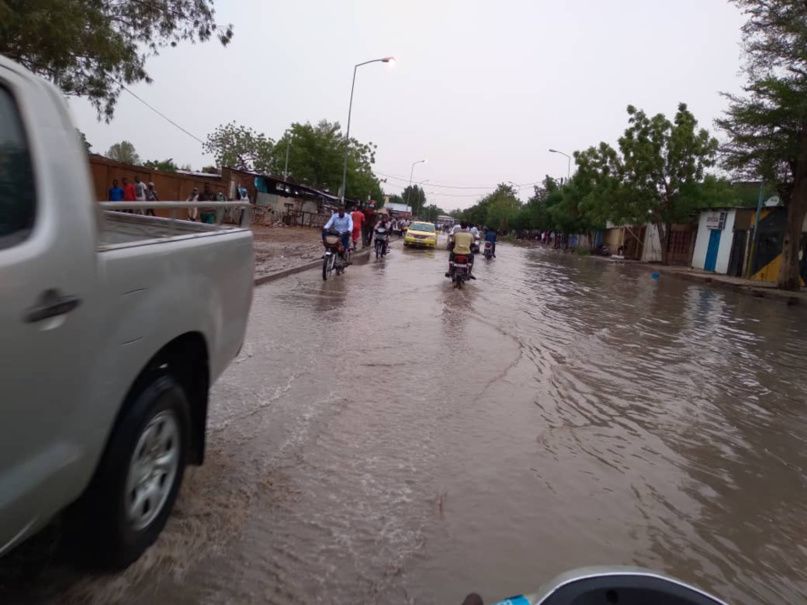 أمطار غزيرة مصحوبة برياح قوية تفاجئ انجمينا