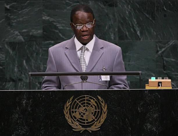 Basile Ikouebe désigné haut représentant de l’UA pour le Tchad