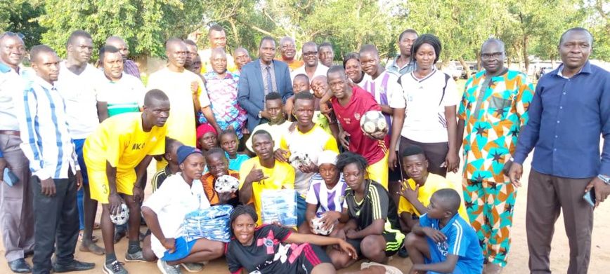 Tchad : l'équipe de handball du Mayo Kebbi Ouest reçoit un don d'équipements sportifs