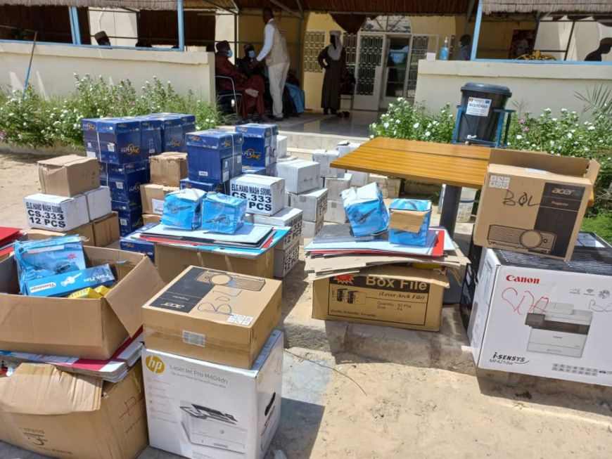 Tchad : l'ADELAC renforce la gouvernance locale au Lac avec du matériel informatique