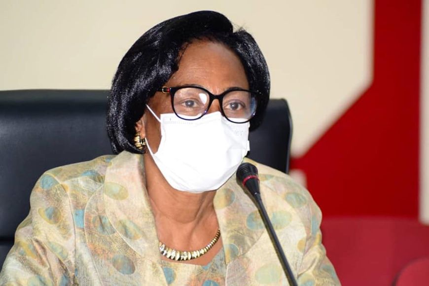 Mme le maire de Libreville.