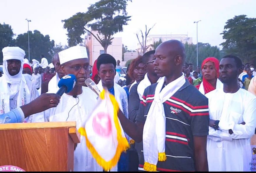 Tchad : "ils achètent des voitures à 85 millions pendant que les gens meurent de faim"