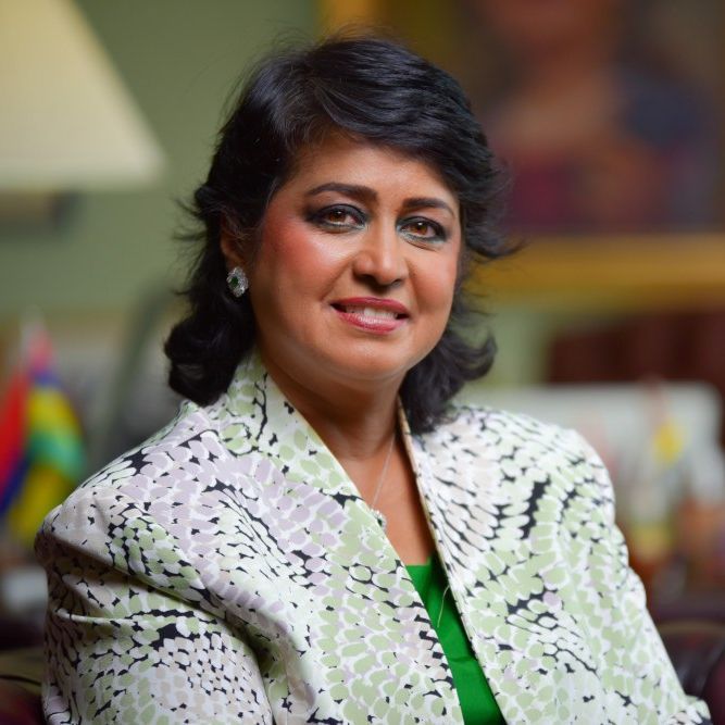 La professeure Ameenah Gurib-Fakim, ancienne présidente de Maurice et lauréate du Prix L'Oréal-UNESCO 2007 pour les femmes et
