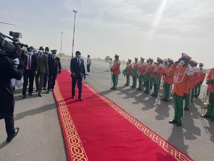 رئيس الوزراء يؤكد أنه ضحية حادثة تحطم طائرة