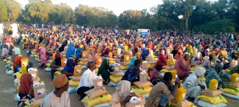 Tchad : "ACHAFI" remet des vivres offerts par un homme d'affaires saoudien aux réfugiés