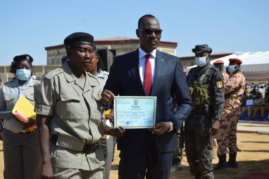 Tchad : 13 élèves policiers distingués à l'issue de leur formation