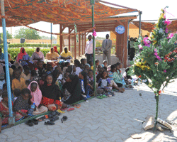 Cérémonie de l’arbre de Noël, à l’intention des enfants tchadiens rapatriés de la République centrafricaine. Tchad. Crédit ph