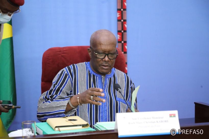 Burkina Faso : le président exhorte les mutins à déposer les armes