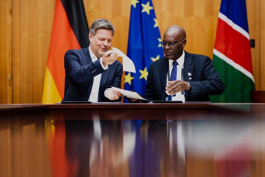 Robert Habeck, ministre des Affaires économiques et de l'Action pour le climat de la République fédérale d'Allemagne, et Tom 