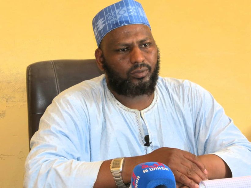 رئيس المكتب الإقليمي للاتحاد العام لمؤسسات دعم اللغة العربية فرع كانم يحث الإدارة المحلية على تطبيق الثنائية اللغوية