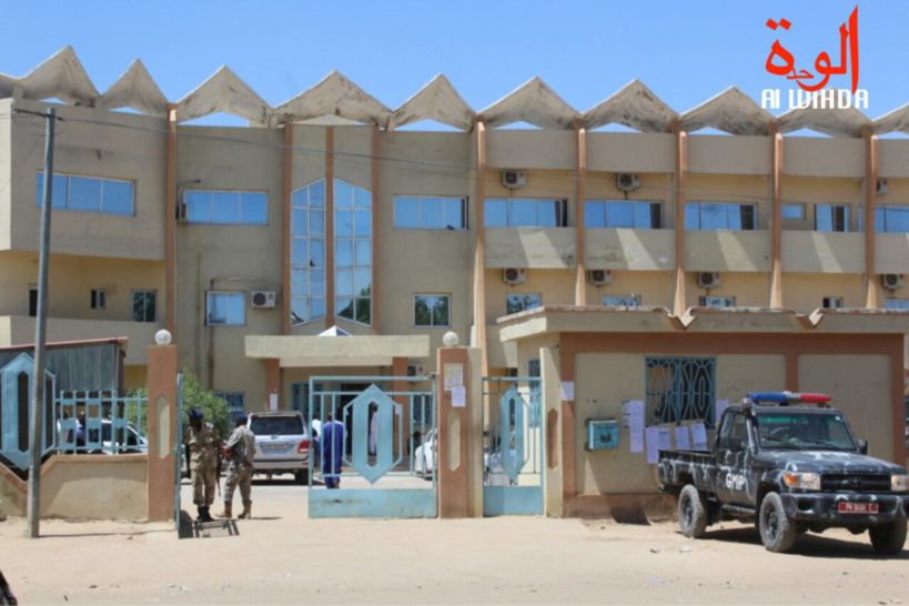 Tchad : des gendarmes maîtrisent un individu armé qui a tenté d’entrer au parquet