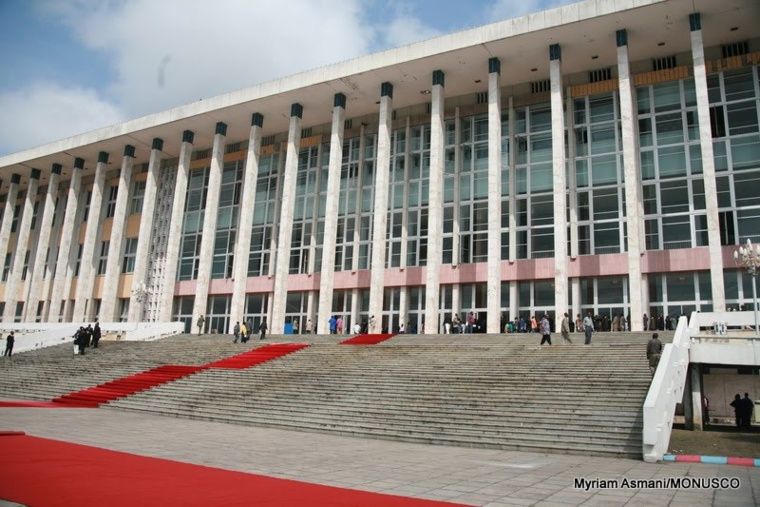 Palais du peuple, le parlement à Kinshasa, 2007.