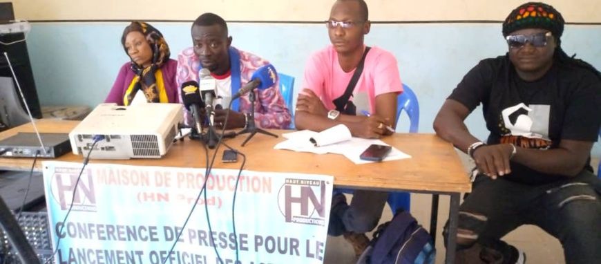 Tchad : l'humoriste Cach-Cach lance une marque et une maison de production