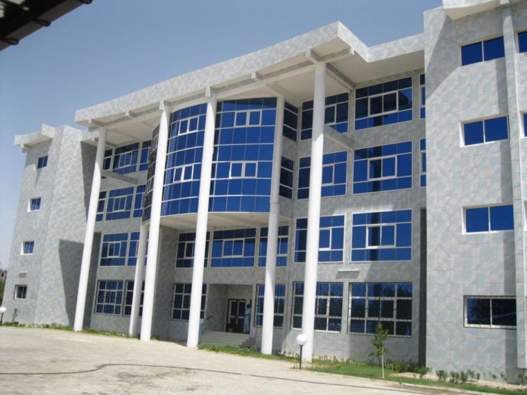 Siège de la Sotel tchad. Sogect-Tchad/14 mars 2013.