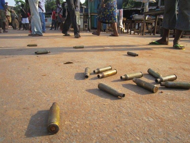 Des douilles de AK-47 au sol, lors d'une embuscade des Anti-Balaka contre l'armée tchadienne à Bangui, à l'origine du retrait