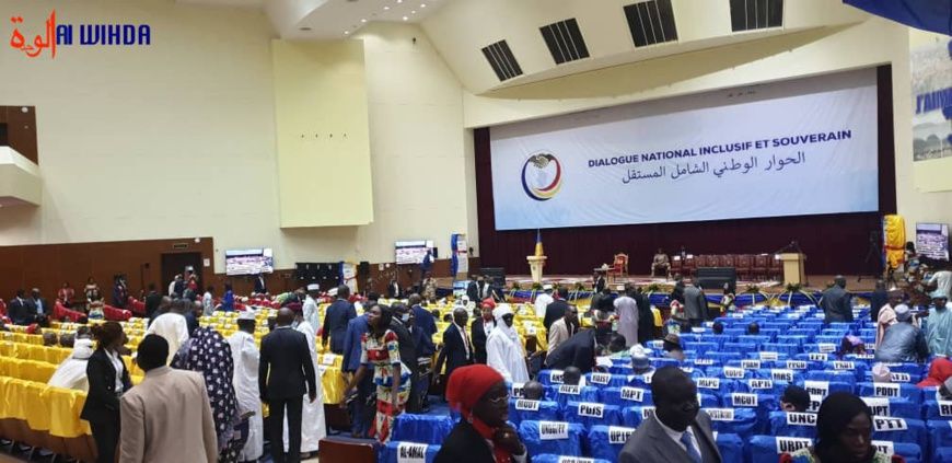 Tchad : "le référendum sur la forme de l’État est obligatoire", Ahmat Mahamat Zene