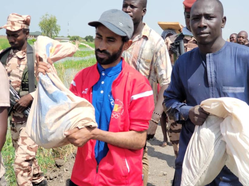 Tchad : Mahmoud Ali Seïd aux côtés des sinistrés du 9ème arrondissement de N'Djamena