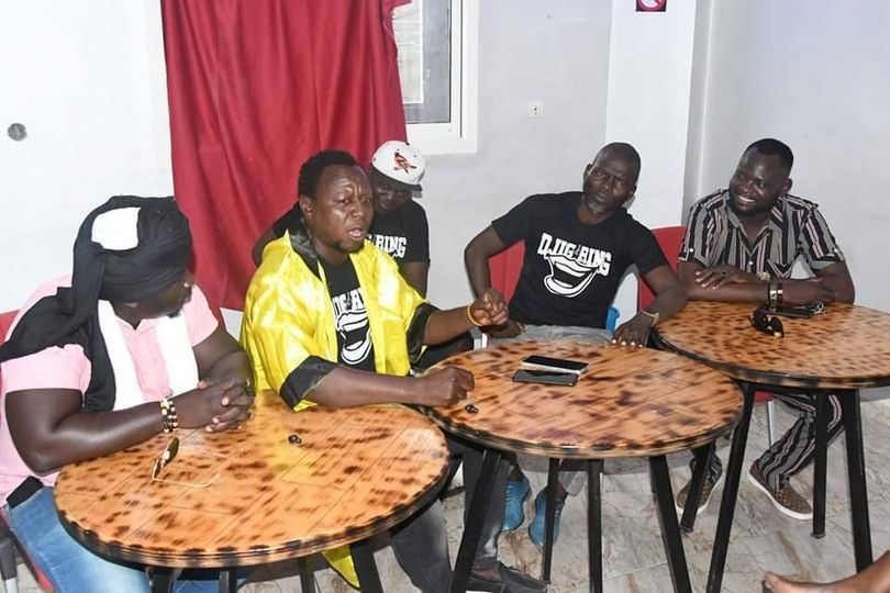 Tchad : duel humoristique hilarant entre « Djigri par terre » et « Petit Gougou »