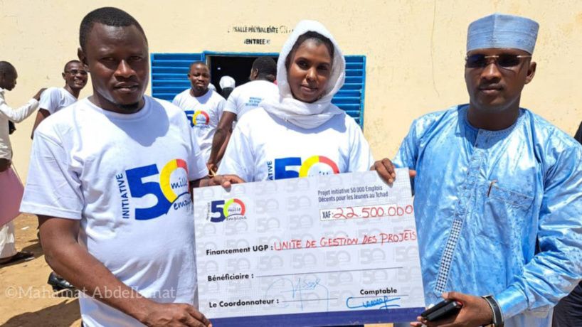 Tchad : les jeunes de la province du Salamat reçoivent les chèques de l'initiative 50.000 emplois