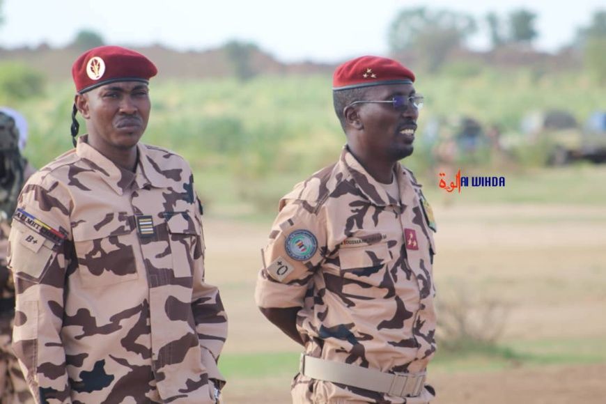 Est du Tchad : l'armée apporte une assistance alimentaire aux réfugiés en détresse