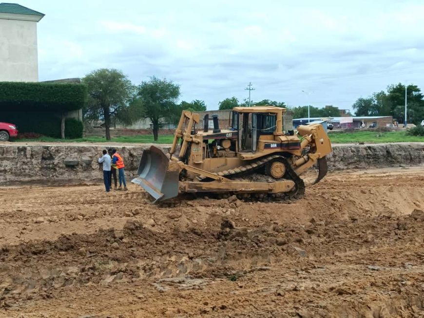 N'Djamena : le maire du 9e arrondissement visite le chantier de la digue contre les inondations