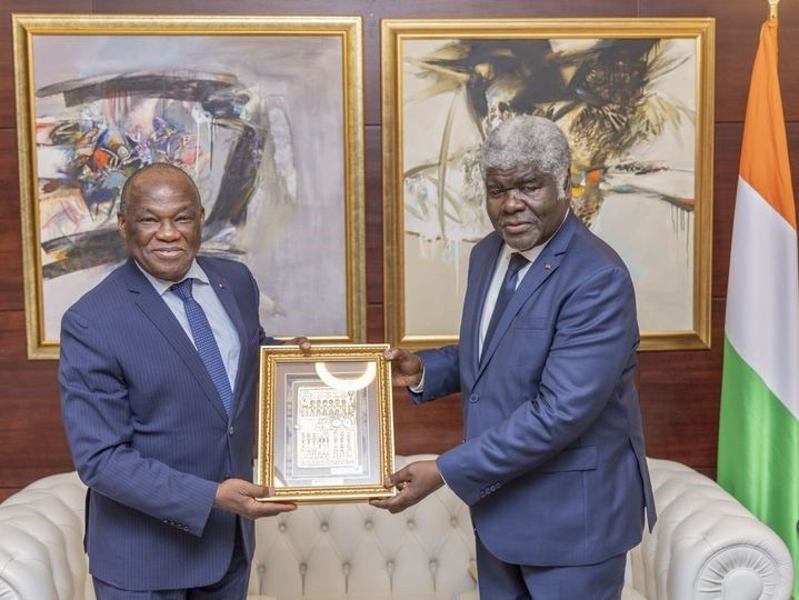 𝐒𝐞𝐫𝐯𝐢𝐜𝐞𝐬 𝐝𝐞 𝐬𝐚𝐧𝐭𝐞́ : 𝐋’𝐎𝐌𝐒 𝐬𝐚𝐥𝐮𝐞 𝐥𝐞𝐬 𝐩𝐫𝐨𝐠𝐫𝐞̀𝐬 𝐫𝐞́𝐚𝐥𝐢𝐬𝐞́𝐬 𝐩𝐚𝐫 𝐥𝐚 𝐂𝐨̂𝐭𝐞 𝐝’�