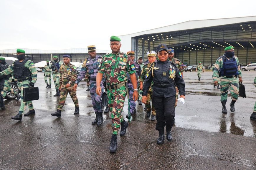 Rencontre entre le Président de la transition et les forces de défense et de sécurité du Gabon le 4 novembre 2023 à la Base a