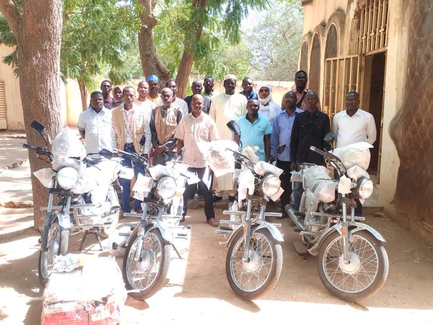 Batha : la GIZ-PROFISEM remet des motocyclettes aux techniciens de l'ANADER et à la DPVC