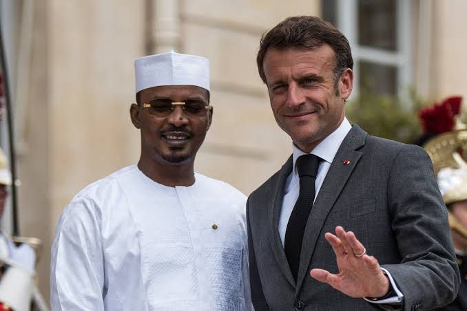 Présidentielle au Tchad : Le Président Macron félicite le Président Deby et salue l'engagement démocratique du peuple tchadien