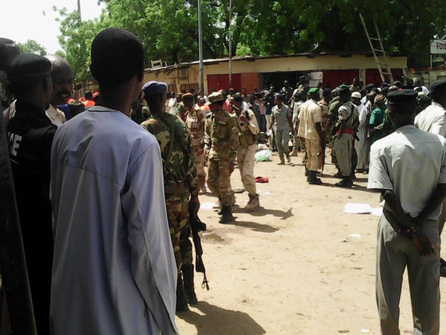 Les forces de l'ordre sur les lieux de l'attentat kamikaze du 11 juillet dernier, à la porte sud du marché central de N'Djame