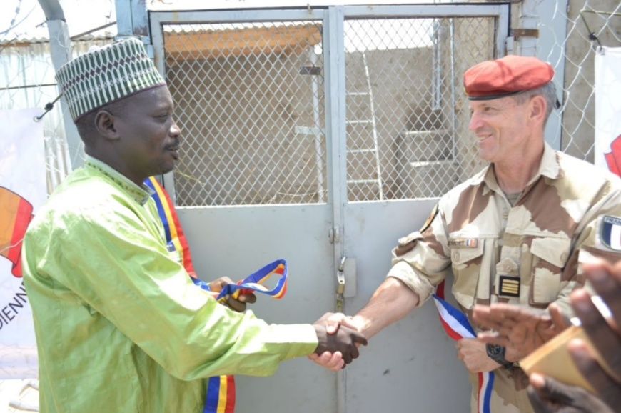 Tchad : un puits communautaire construit par les Forces françaises à Abéché