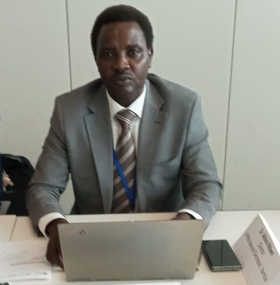 Le directeur général de l’Institut National de la Statistique, des Etudes Economiques et Démographiques (INSEED) au cours de 