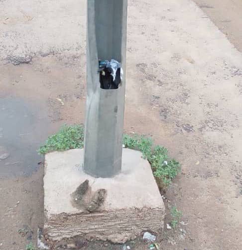 Tchad : poteaux électriques abîmés à N’Djamena, vandalisme ou ignorance citoyenne ?