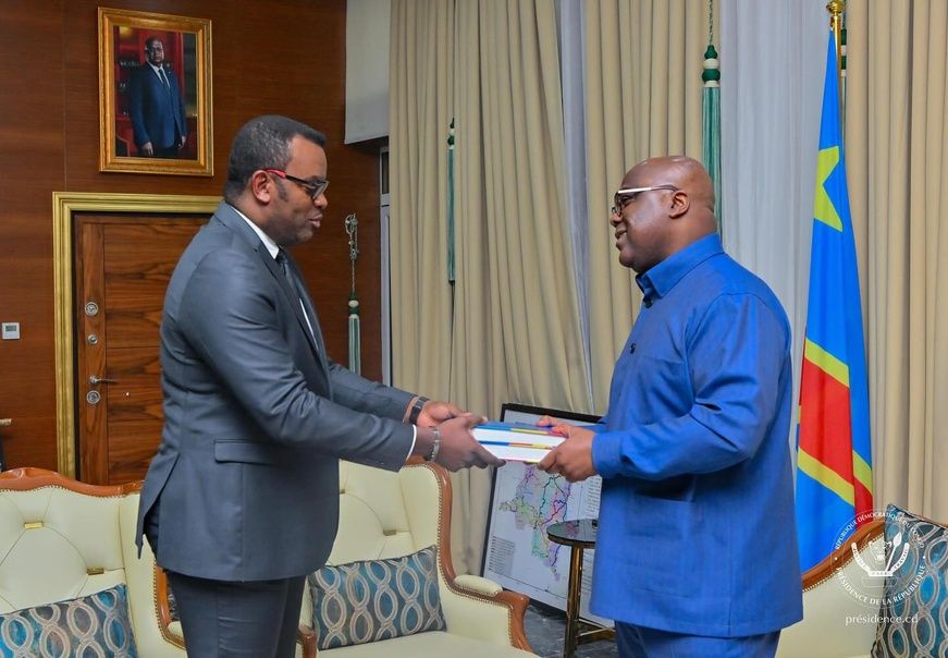 RDC : le chef de l’Etat a réceptionné les premiers annuaires des fonctionnaires de l’Etat